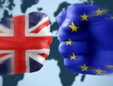 Brexit: «Μπορεί να καθυστερήσει λίγες ημέρες παραπάνω αλλά θα προχωρήσει κανονικά» είπε ο Βρετανός ΥΠΕΞ